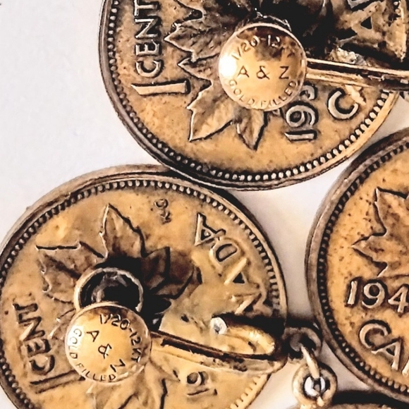 🆕 Vintage Estate 12K Gold Filled Canadian Maple Leaf Copper Penny Earrings - Picture 5 of 7